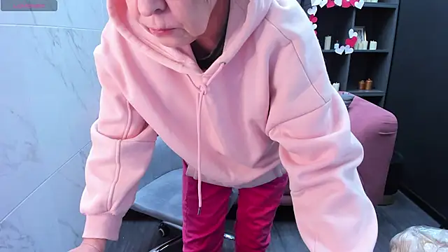 Snapshot of LindaPassionate chatting on 02.16.25 LindaPassionate online show from 02.16.25