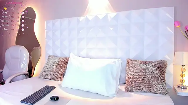 Snapshot of myax_evans chatting on 12.04.24 myax evans online show from 12.04.24