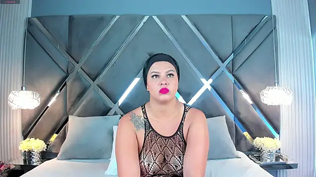 Snapshot of myax_evans chatting on 11.22.25 myax evans online show from 11.22.25