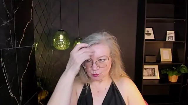 Snapshot of NataliMellow chatting on 03.17.26 NataliMellow online show from 03.17.26