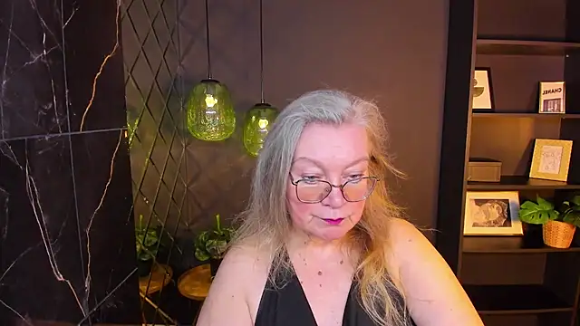 Snapshot of NataliMellow chatting on 04.06.26 NataliMellow online show from 04.06.26