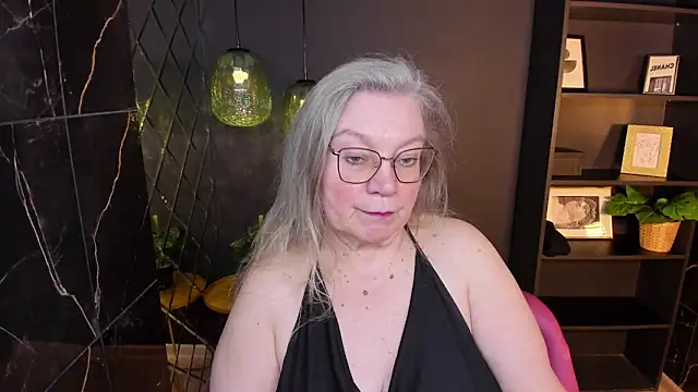 Snapshot of NataliMellow chatting on 04.10.26 NataliMellow online show from 04.10.26