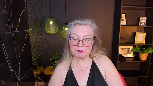 Snapshot of NataliMellow chatting on 04.11.26 NataliMellow online show from 04.11.26