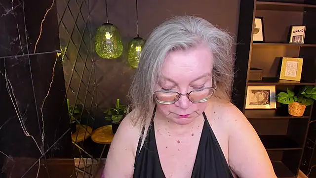 Snapshot of NataliMellow chatting on 04.12.26 NataliMellow online show from 04.12.26