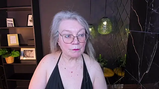 Snapshot of NataliMellow chatting on 04.14.26 NataliMellow online show from 04.14.26