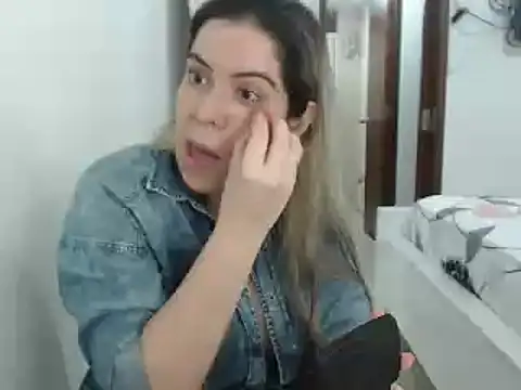 Snapshot of ashlymoon chatting on 02.17.25 ashlymoon online show from 02.17.25