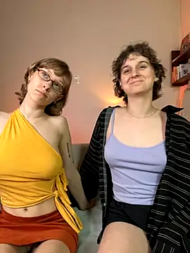 Snapshot of Jitoon_Exe chatting on 09.26.25 Jitoon Exe online show from 09.26.25