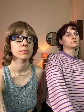 Snapshot of Jitoon_Exe chatting on 10.19.25 Jitoon Exe online show from 10.19.25