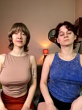 Snapshot of Jitoon_Exe chatting on 10.26.25 Jitoon Exe online show from 10.26.25