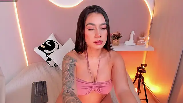 EllieMitchell online show from 12.17.24