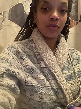 Snapshot of Rakiyahcharms chatting on 12.15.24 Rakiyahcharms online show from 12.15.24