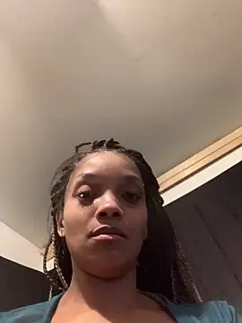 Snapshot of Rakiyahcharms chatting on 12.21.24 Rakiyahcharms online show from 12.21.24