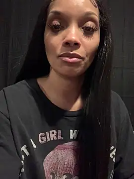 Snapshot of Rakiyahcharms chatting on 03.06.25 Rakiyahcharms online show from 03.06.25