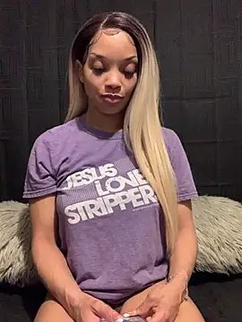 Snapshot of Rakiyahcharms chatting on 03.16.25 Rakiyahcharms online show from 03.16.25