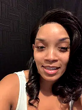 Snapshot of Rakiyahcharms chatting on 10.04.25 Rakiyahcharms online show from 10.04.25