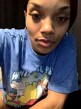 Snapshot of Rakiyahcharms chatting on 10.31.25 Rakiyahcharms online show from 10.31.25