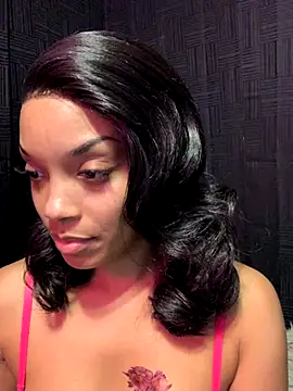 Snapshot of Rakiyahcharms chatting on 11.15.25 Rakiyahcharms online show from 11.15.25