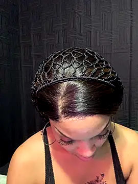 Snapshot of Rakiyahcharms chatting on 11.21.25 Rakiyahcharms online show from 11.21.25