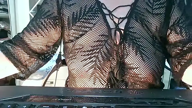 Snapshot of heidi60 chatting on 11.23.25 heidi60 online show from 11.23.25