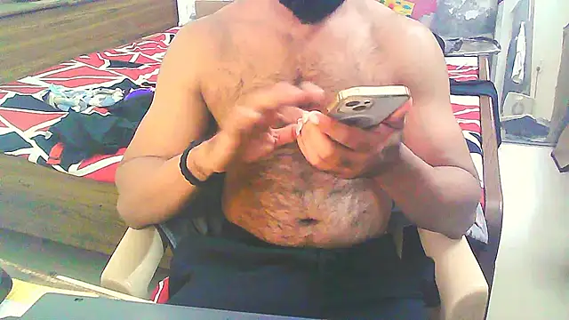 Snapshot of Vbestshow chatting on 12.05.25 Vbestshow online show from 12.05.25