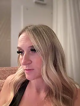 Snapshot of _Rapunzel_ chatting on 09.21.25 Rapunzel online show from 09.21.25