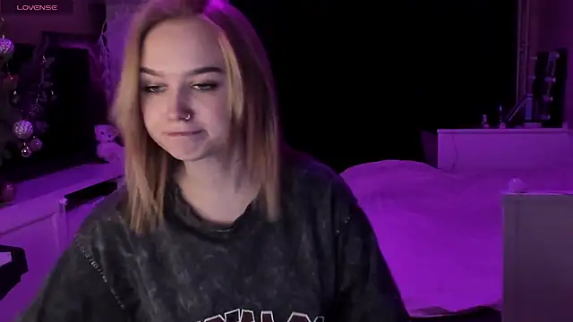 MaryDreaminess online show from 01.25.25