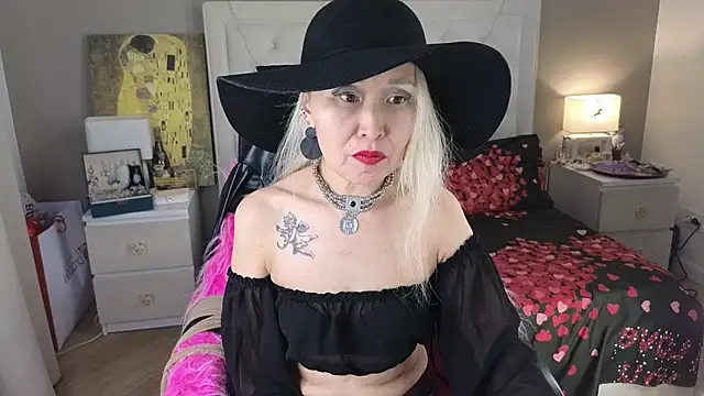 RoxalanaStar online show from 05.30.26