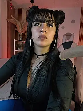 Tattooed spittingdoll online show from 10.31.25