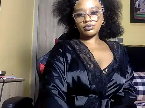 Snapshot of BOOTYBANGER24xx chatting on 05.18.26 BOOTYBANGER24xx online show from 05.18.26