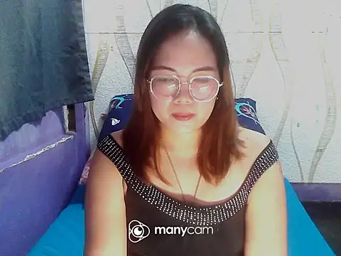 Snapshot of BURBERRY69 chatting on 11.10.25 BURBERRY69 online show from 11.10.25