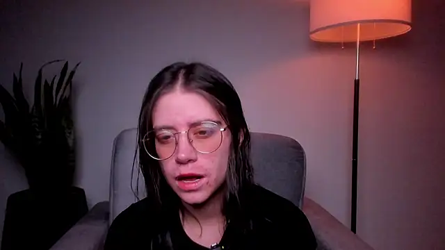 Snapshot of HazelKush chatting on 02.22.26 HazelKush online show from 02.22.26