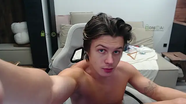 Sunny-Girl1 online show from 12.18.25