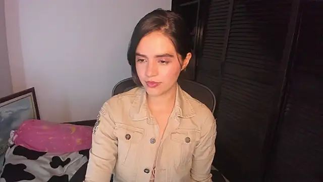 Snapshot of mia_collins_x chatting on 09.11.25 mia collins x online show from 09.11.25