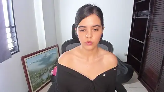 Snapshot of mia_collins_x chatting on 12.03.25 mia collins x online show from 12.03.25