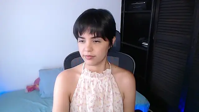 Snapshot of mia_collins_x chatting on 02.10.26 mia collins x online show from 02.10.26