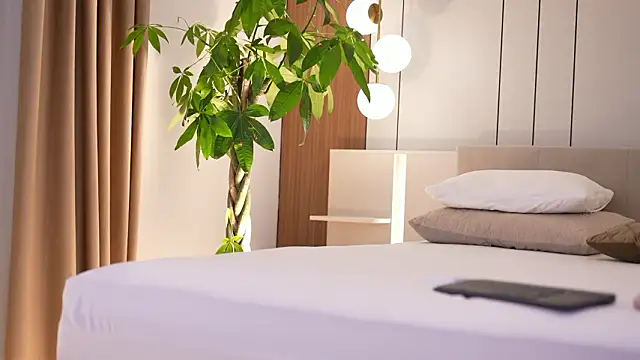 DoviaClaire online show from 02.14.26