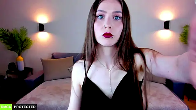 TheWoman   online show from 04.16.26