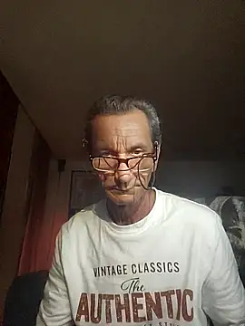 Snapshot of Python43 chatting on 02.11.26 Python43 online show from 02.11.26