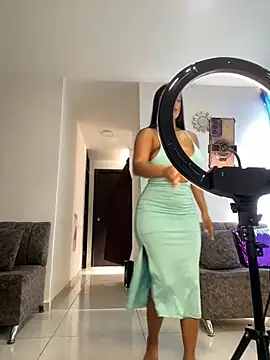 Snapshot of Shantal_Lovee chatting on 11.20.25 Shantal Lovee online show from 11.20.25