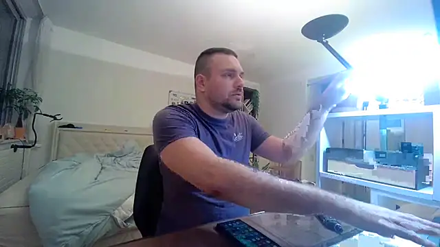 Snapshot of PowerToes chatting on 02.10.26 PowerToes online show from 02.10.26