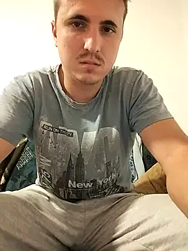 MrNoBoDy000 online show from 10.16.25