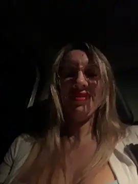 Gatitacarlita online show from 12.20.25