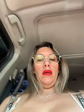 Gatitacarlita online show from 04.04.26