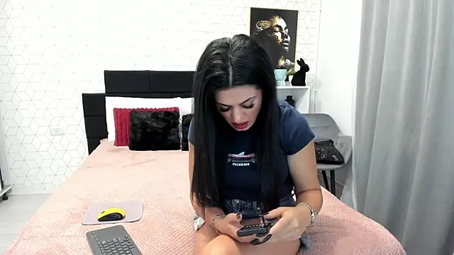 Snapshot of Heidix chatting on 07.22.26 Heidix online show from 07.22.26
