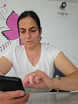 IsabelleCraft online show from 11.25.25