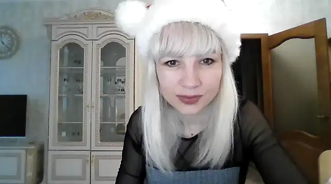 Snapshot of BarbaraKim chatting on 12.25.24 BarbaraKim online show from 12.25.24