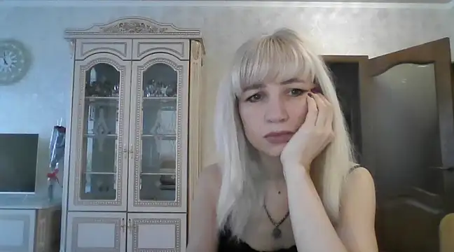 Snapshot of BarbaraKim chatting on 02.20.25 BarbaraKim online show from 02.20.25