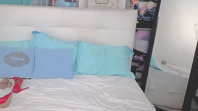 Snapshot of IvyHotFoxy chatting on 09.20.25 IvyHotFoxy online show from 09.20.25