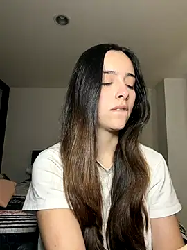 Snapshot of swrennn19 chatting on 10.18.25 swrennn19 online show from 10.18.25