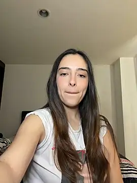 Snapshot of swrennn19 chatting on 10.25.25 swrennn19 online show from 10.25.25